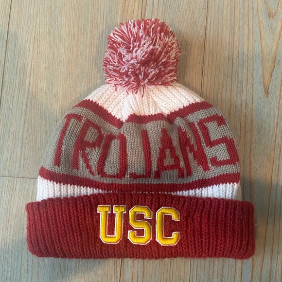 Usc Pom Pom Hat 